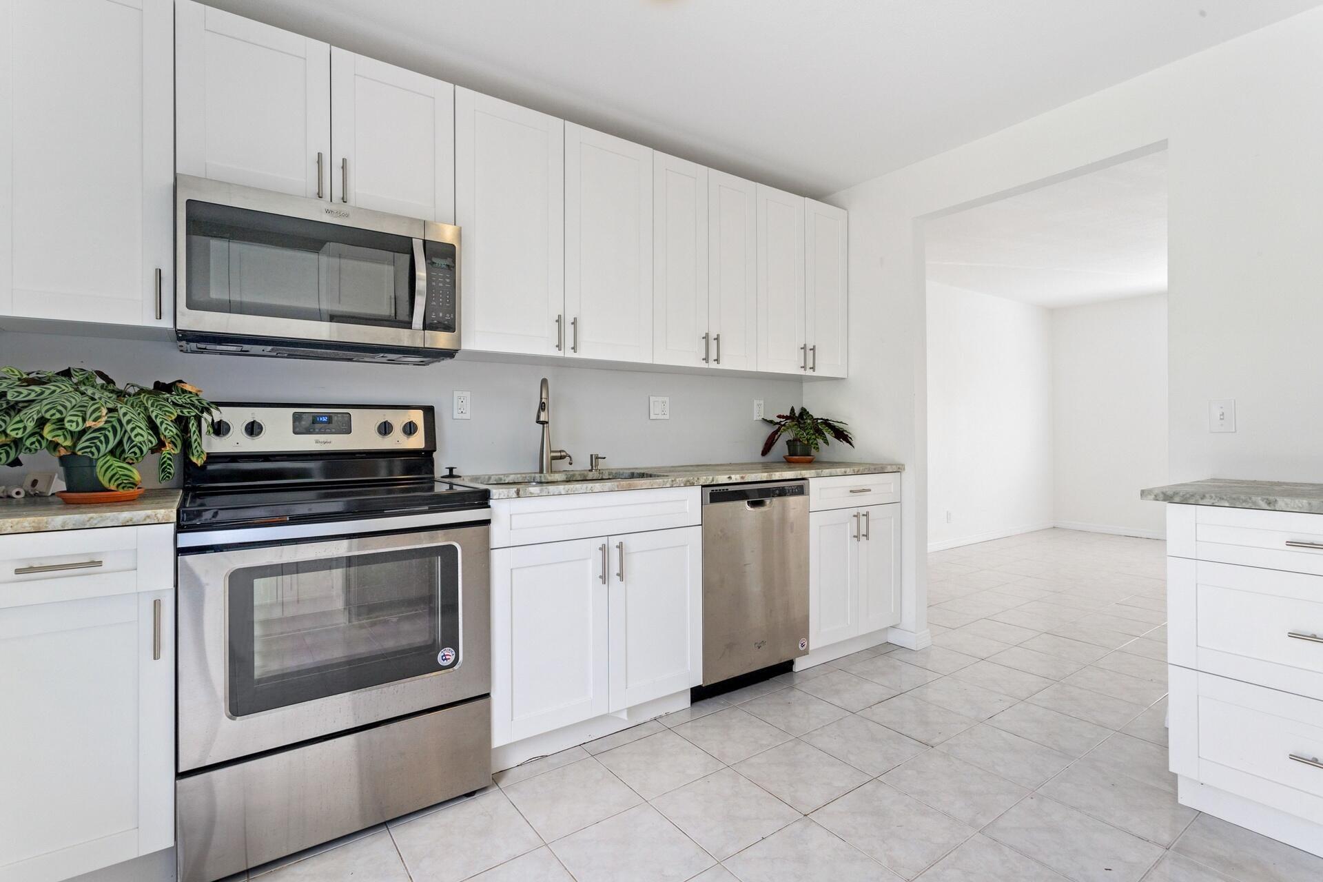 LAKE WORTH TOWN OF - Residential Lease