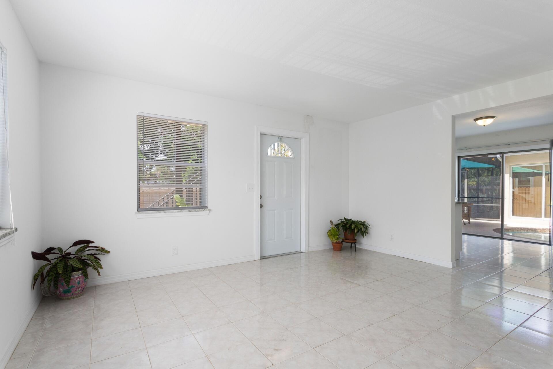 LAKE WORTH TOWN OF - Residential Lease