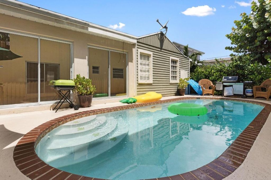 Photo of 216 S Ocean Breeze #1 Dn, Lake Worth Beach, FL 33460 (MLS # R11143251)