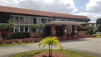 Lauderdale Oaks Condo 1 - Residential Lease