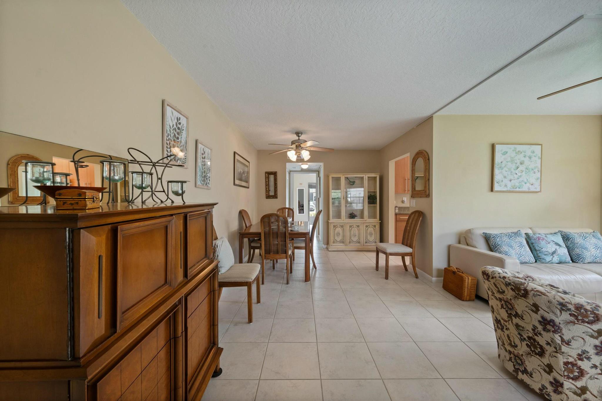View photos, virtual tours, details... 216 Andover I