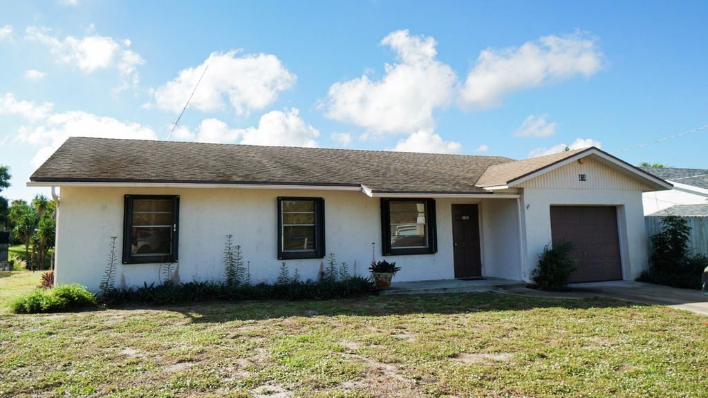 Photo of 414 Lindell Boulevard, Delray Beach, FL 33444 (MLS # R10767460)