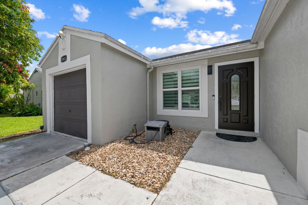 Photo of 18833 Cloud Lake Circle, Boca Raton, FL 33496 (MLS # B26033572)