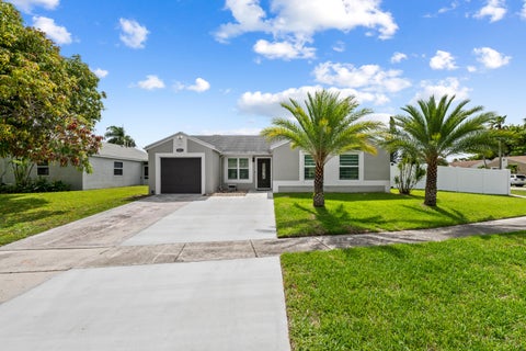Tiny photo for 18833 Cloud Lake Circle, Boca Raton, FL 33496 (MLS # B26033572)