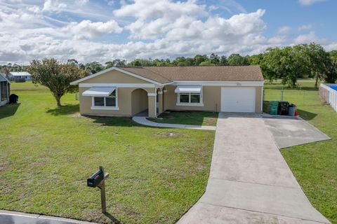 2042 SE Oxmoor Terrace Port St Lucie FL 34952