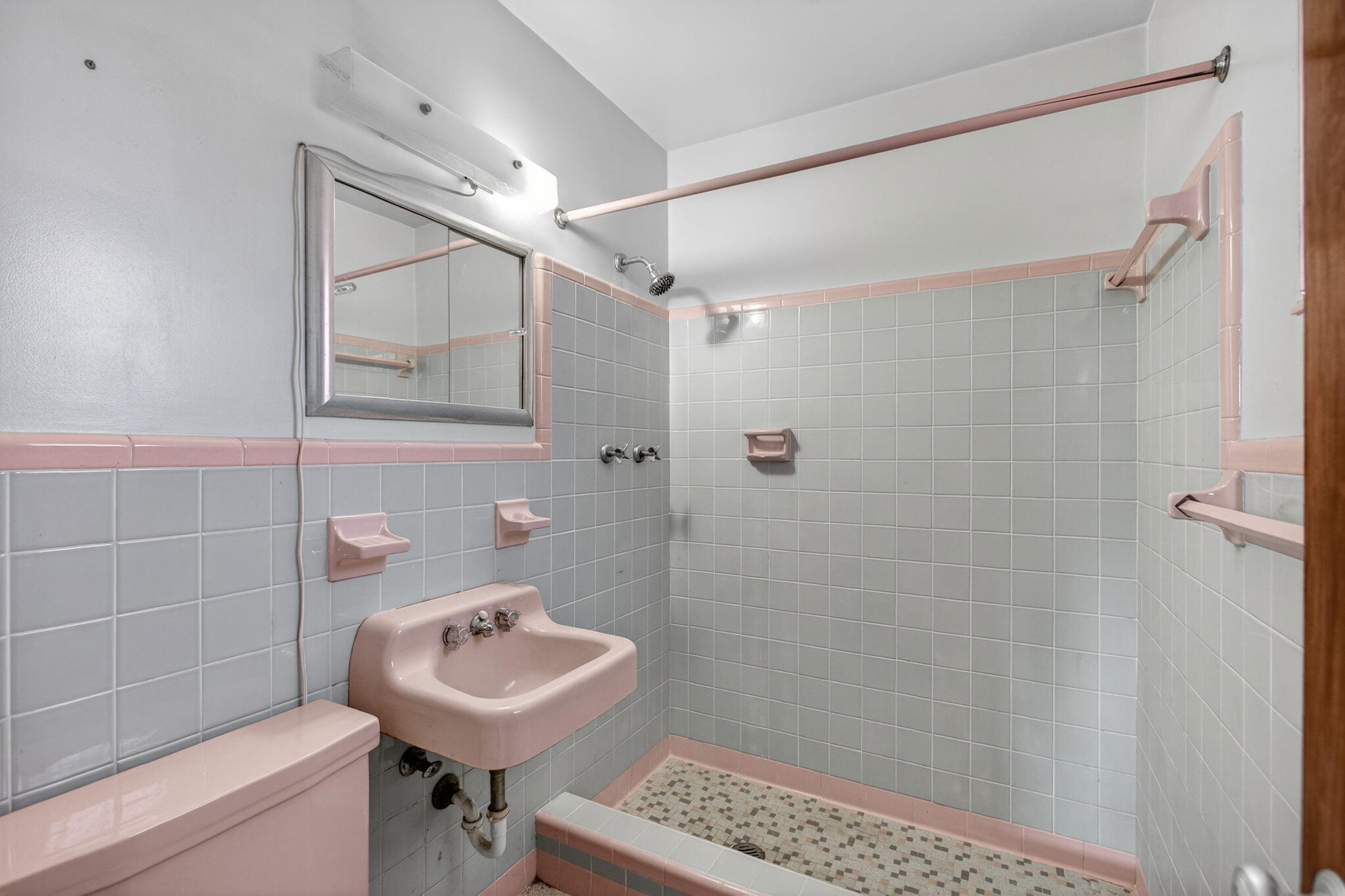 CRESTWOOD - Residential