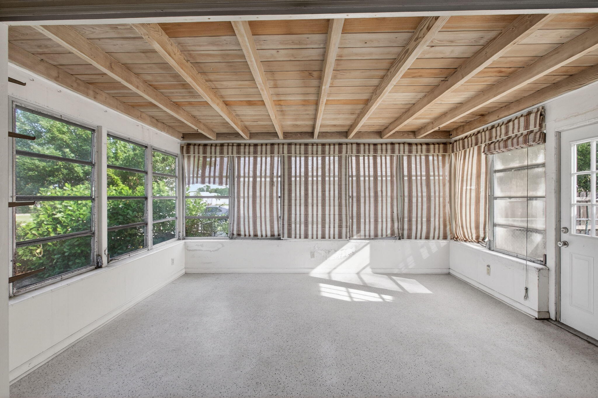 CRESTWOOD - Residential