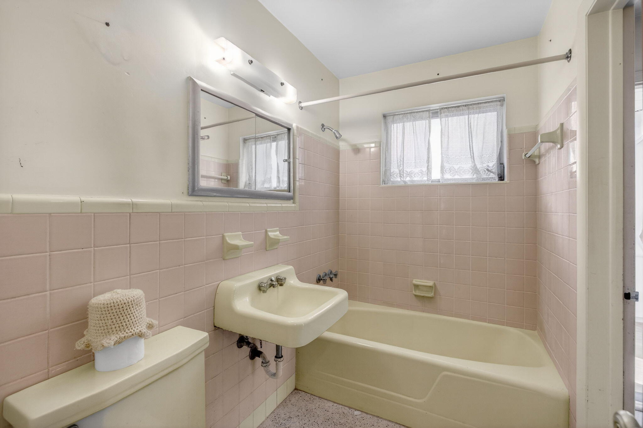 CRESTWOOD - Residential