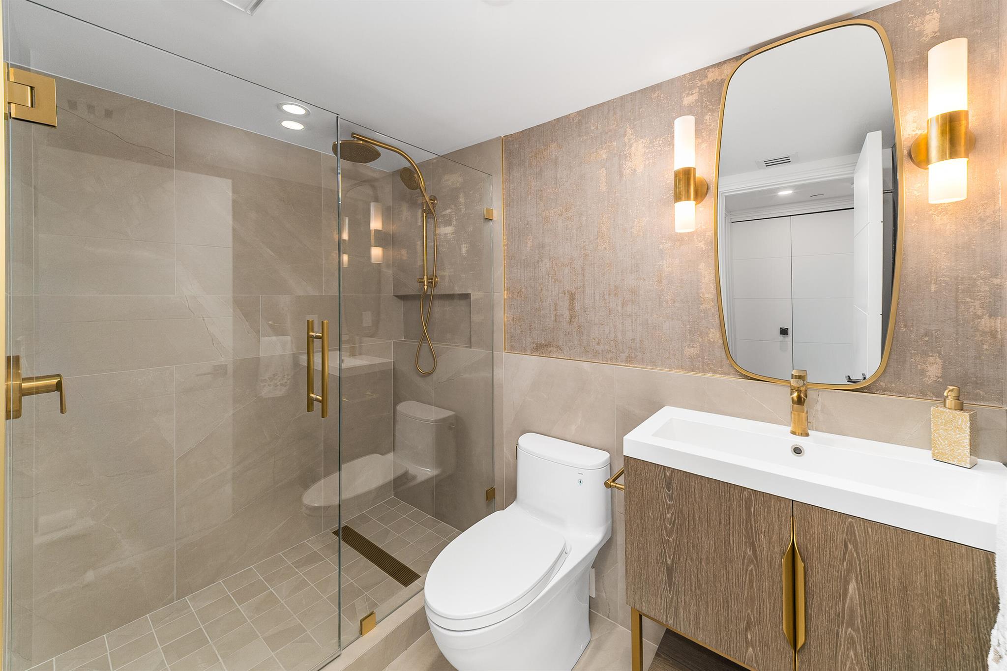 BERESFORD CONDO - Residential