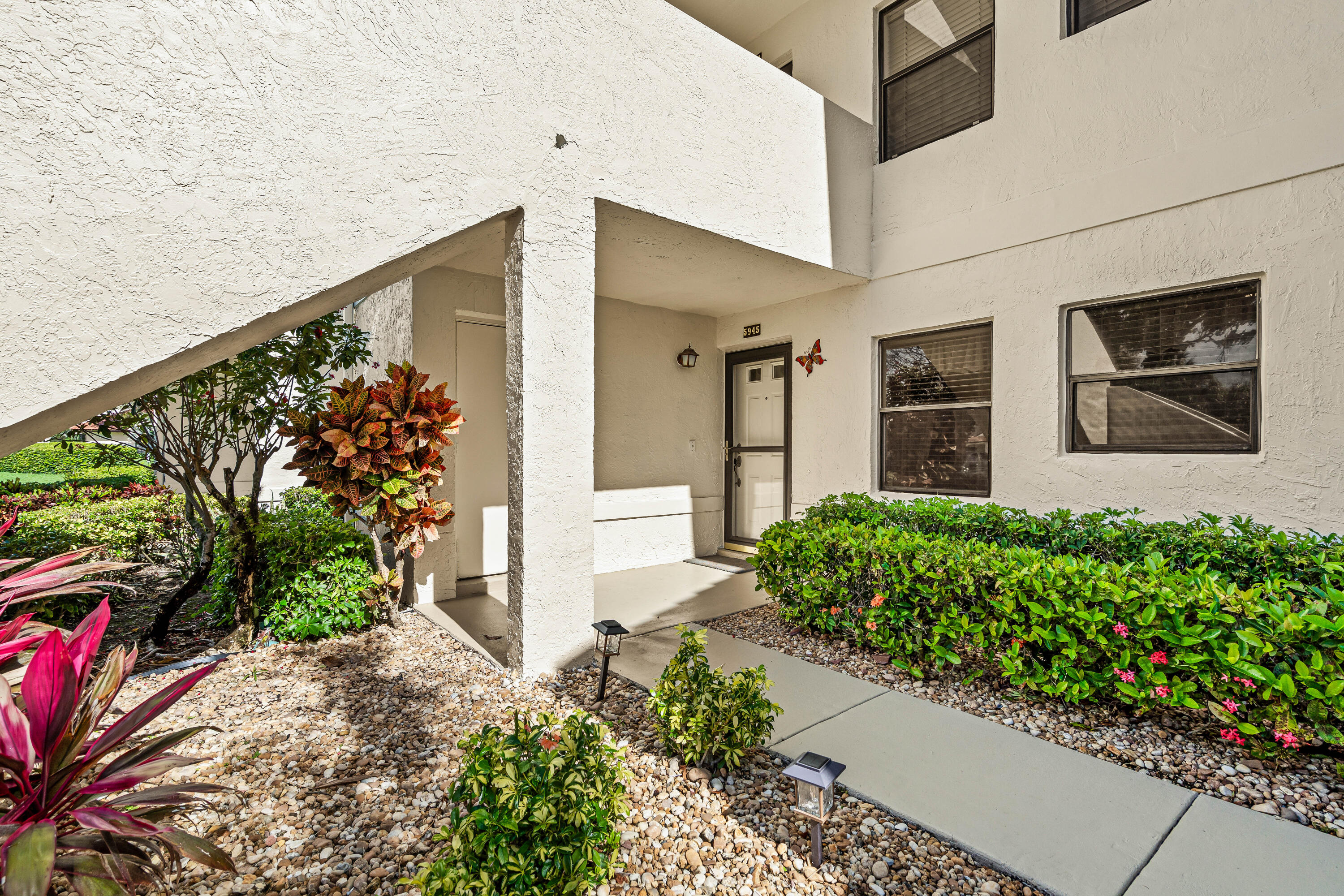 COVES AT PARKWALK CONDO - Residential Lease