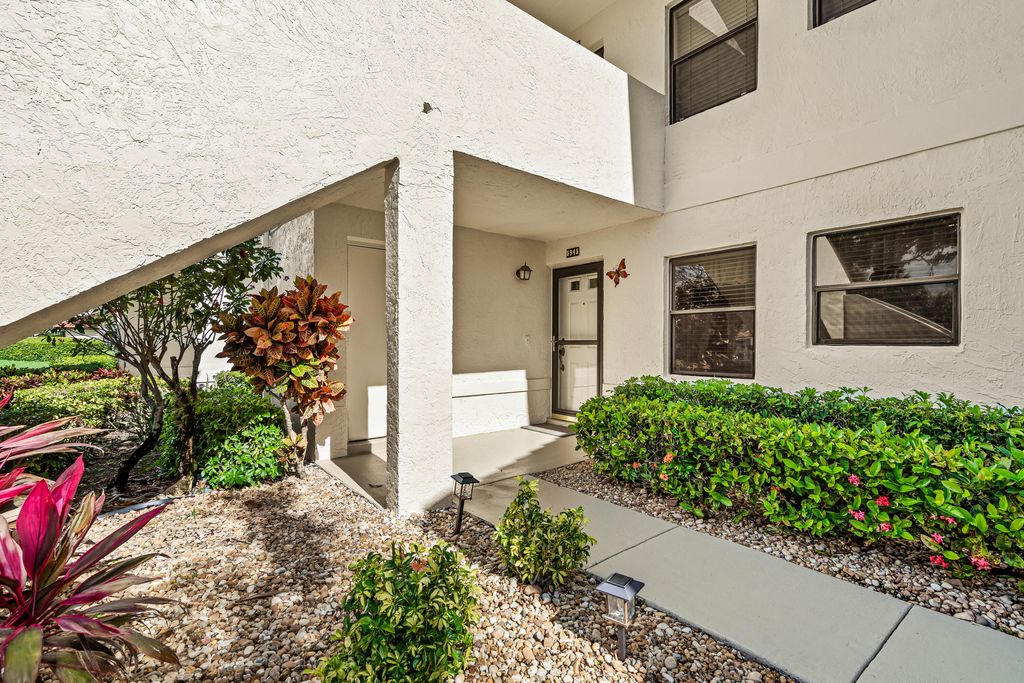 Photo of 5945 Parkwalk Drive, Boynton Beach, FL 33472 (MLS # B26023744)