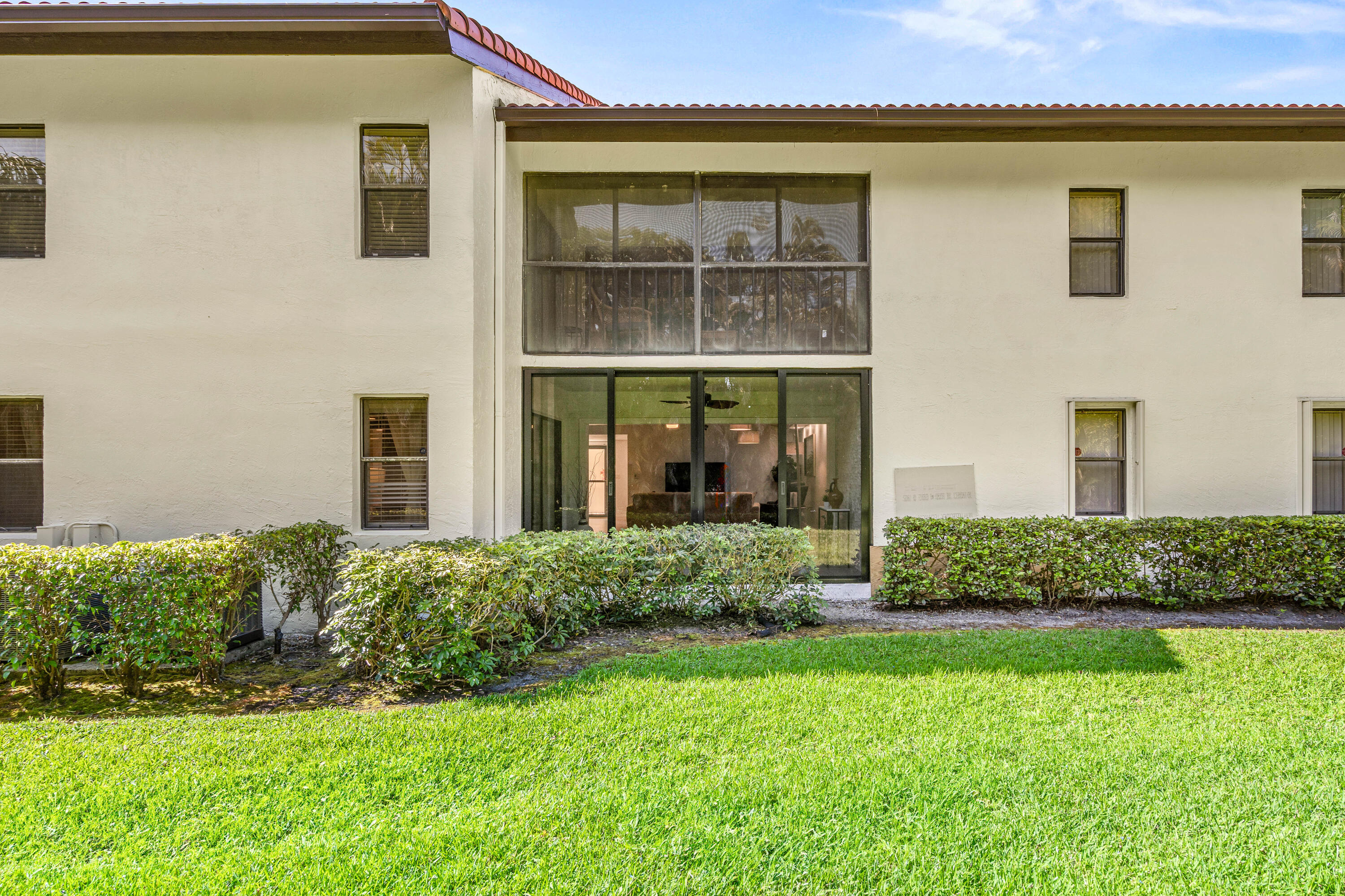 COVES AT PARKWALK CONDO - Residential Lease