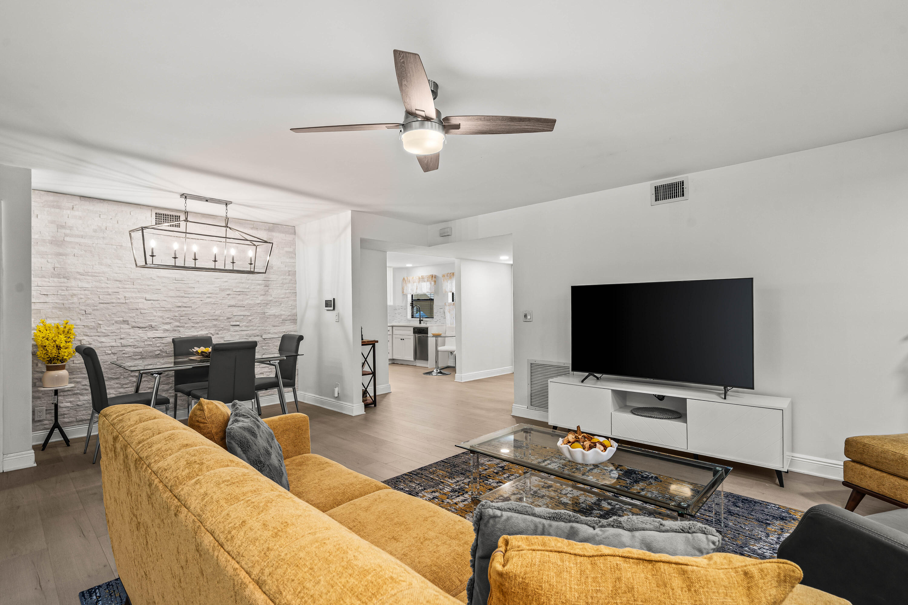 COVES AT PARKWALK CONDO - Residential Lease