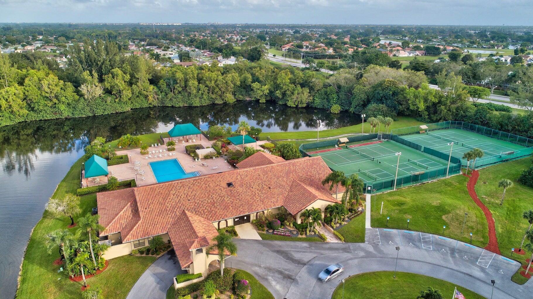 COVES AT PARKWALK CONDO - Residential Lease