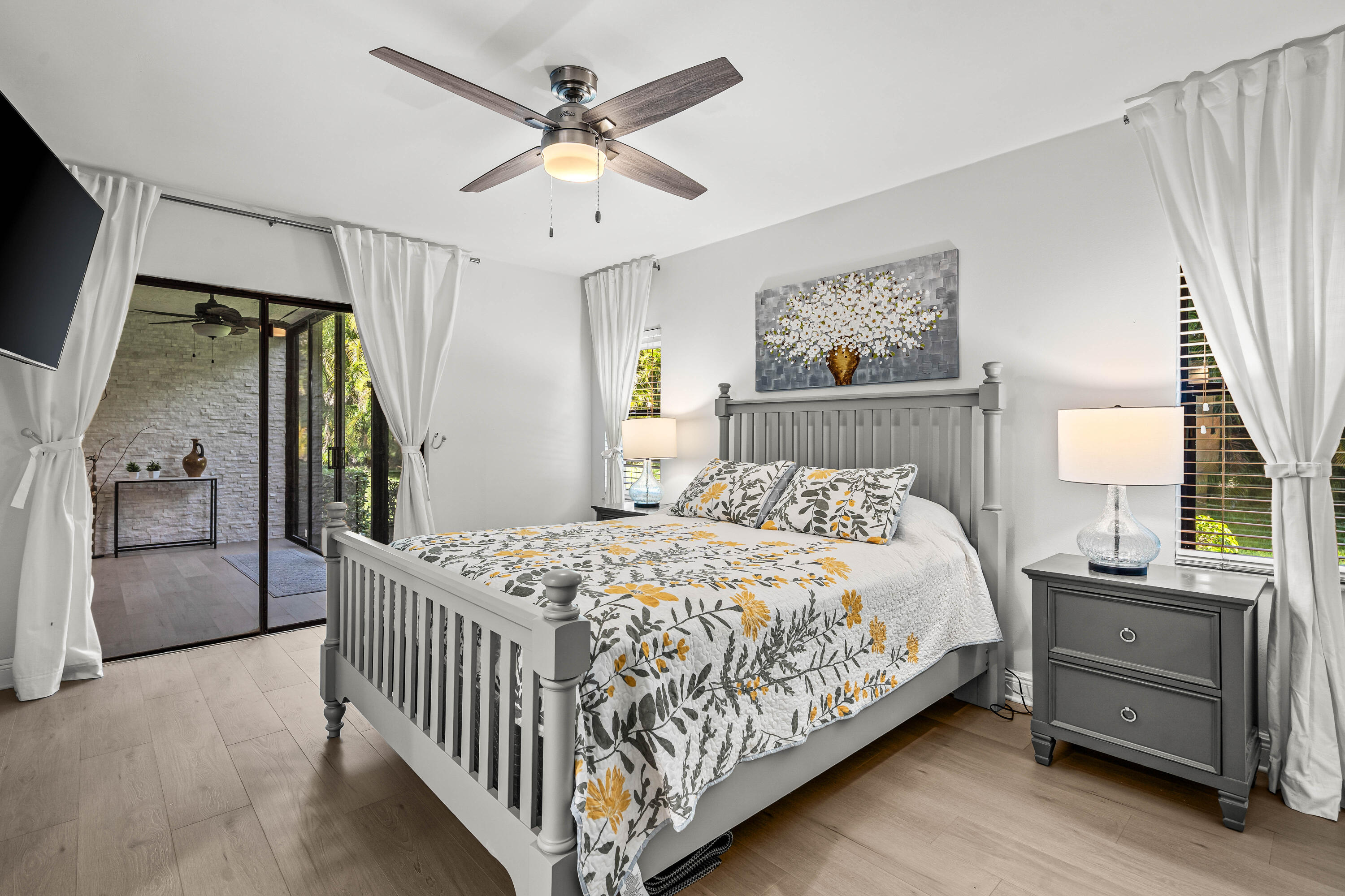 COVES AT PARKWALK CONDO - Residential Lease