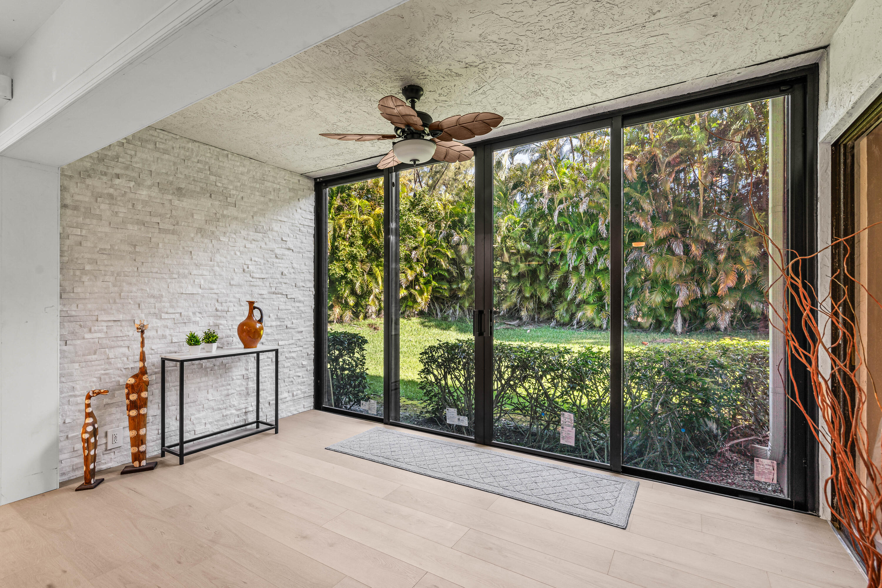 COVES AT PARKWALK CONDO - Residential Lease