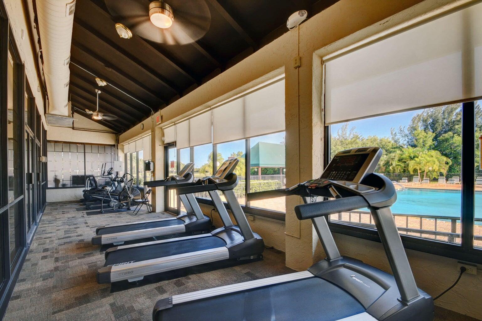 COVES AT PARKWALK CONDO - Residential Lease