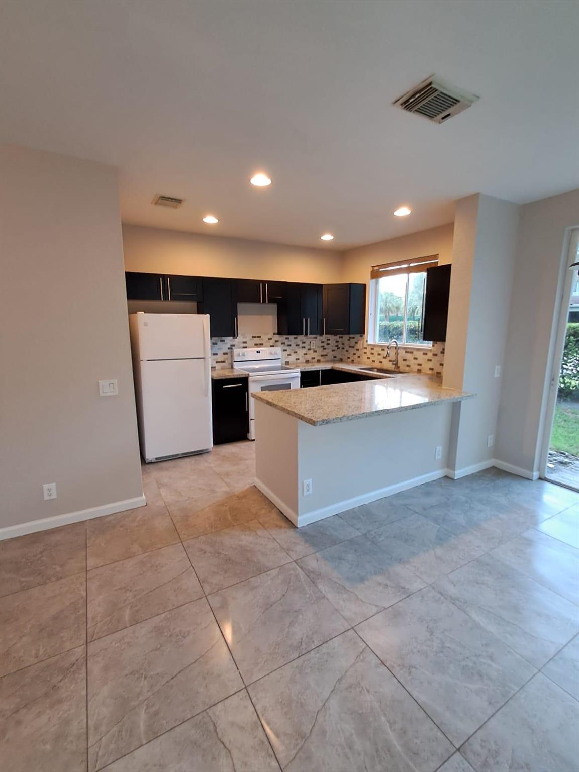 3039 Laurel Ridge Circle