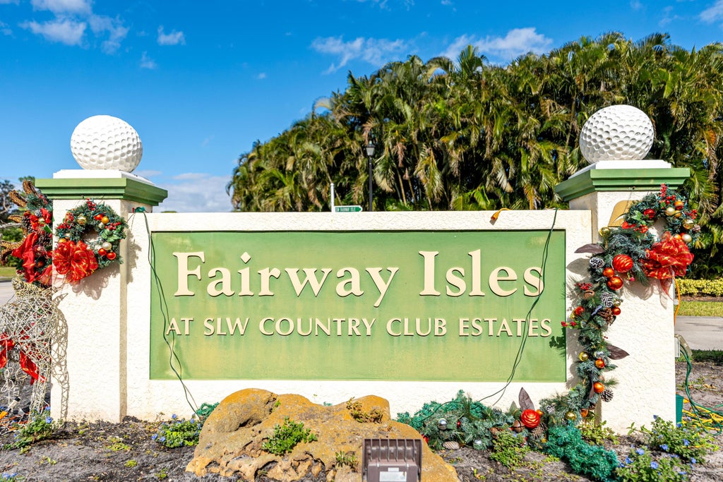 Photo of 448 SW Fairway Vista Vis, Port Saint Lucie, FL 34986 (MLS # R11045330)