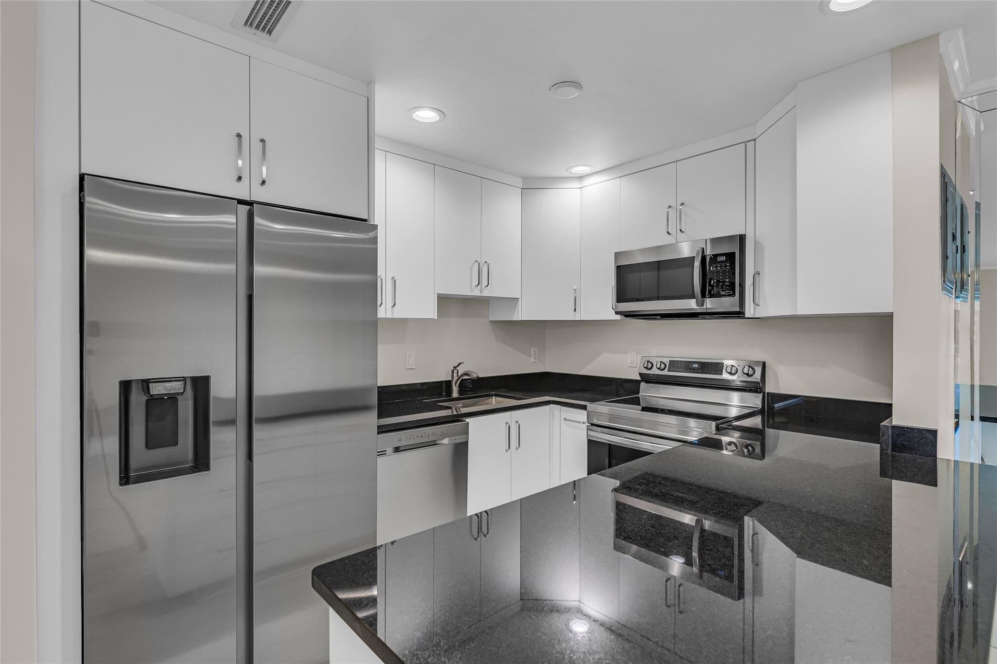 6319 Bay Club Drive 1