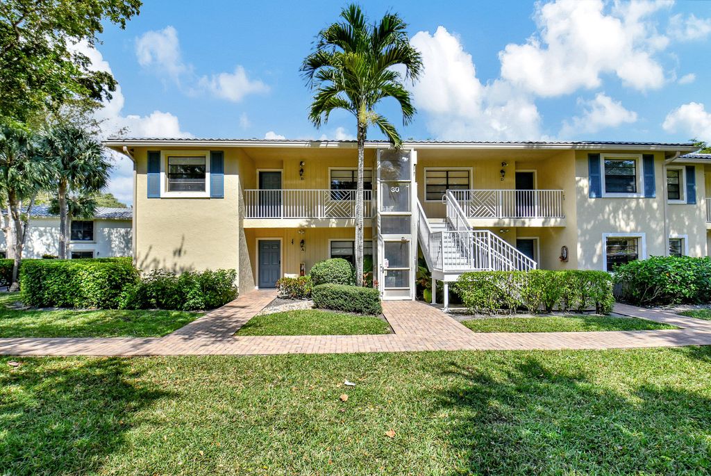 Photo of 30 Westgate Lane #B, Boynton Beach, FL 33436 (MLS # R10963957)