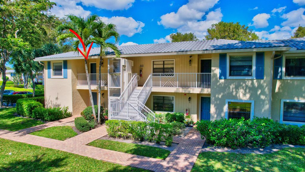 Photo of 30 Westgate Lane #B, Boynton Beach, FL 33436 (MLS # R10963957)