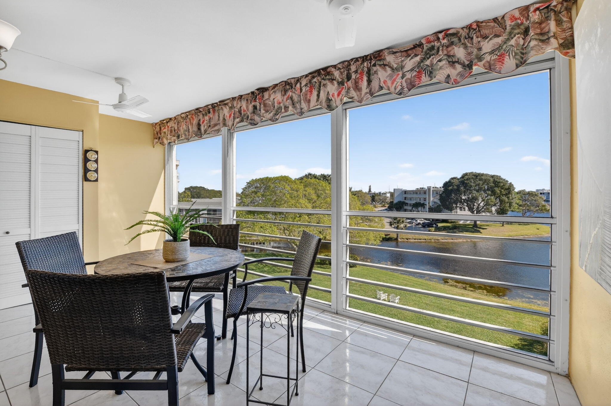 OAKRIDGE V CONDO - Residential