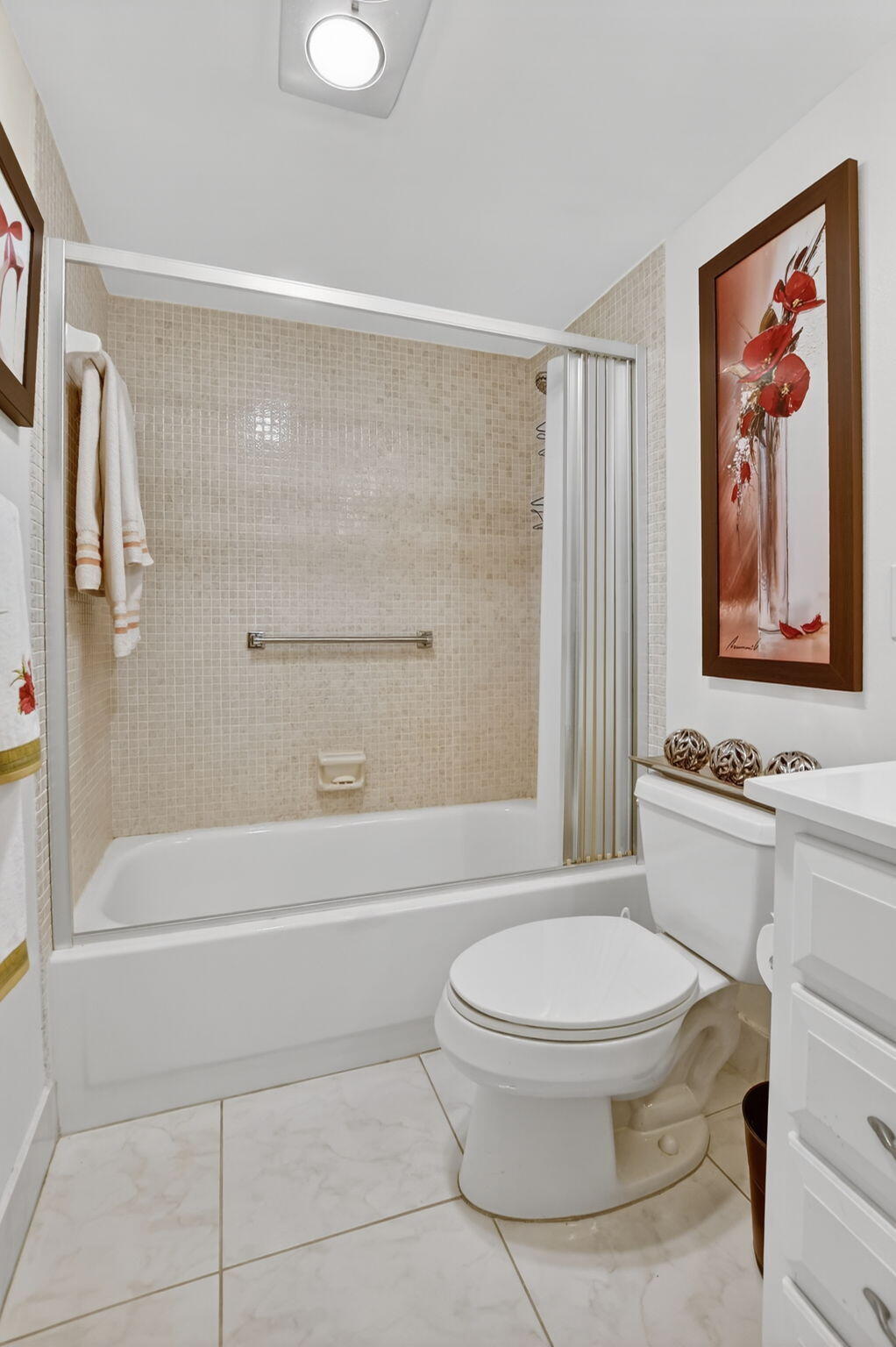 OAKRIDGE V CONDO - Residential