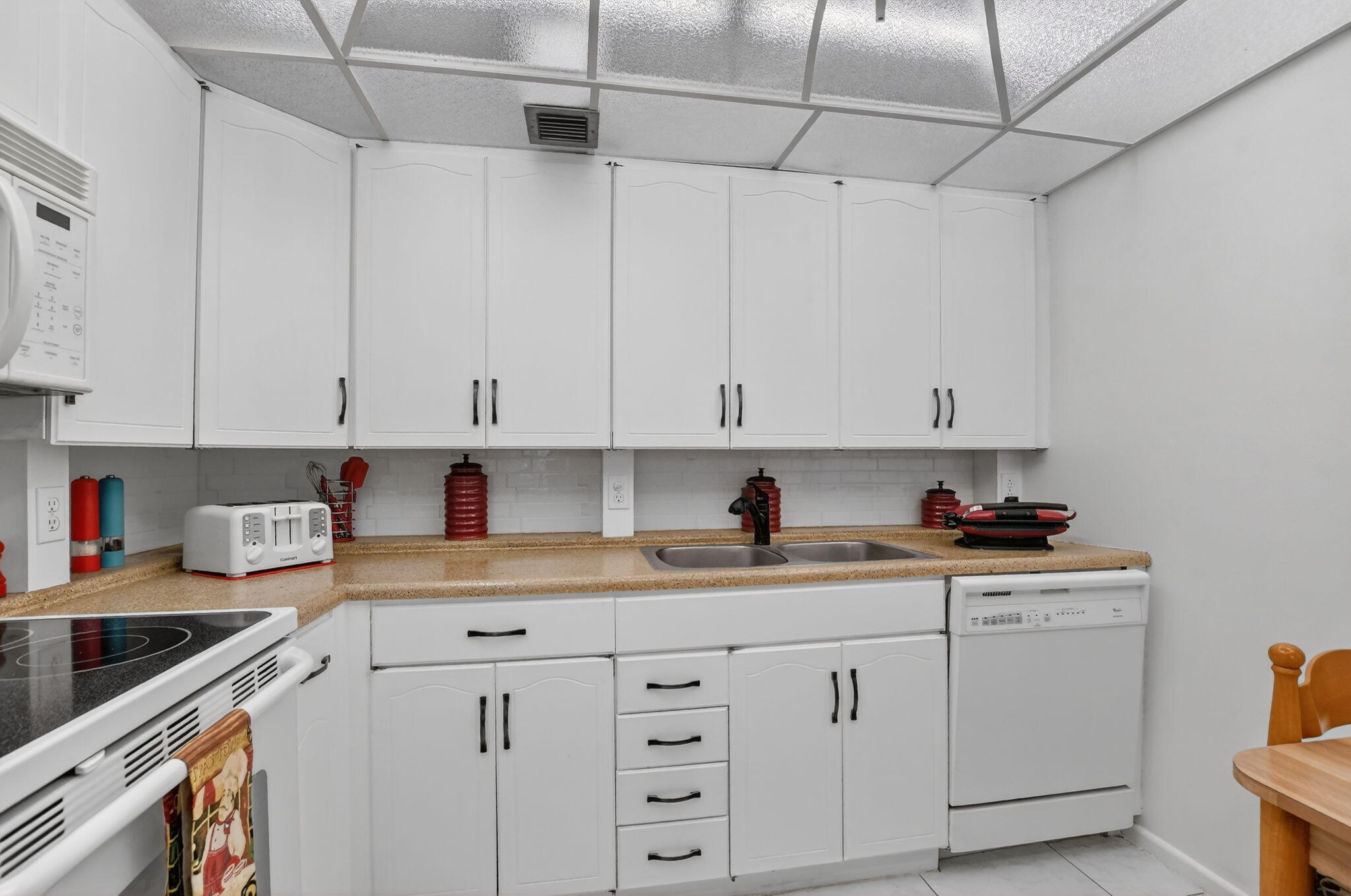 OAKRIDGE V CONDO - Residential