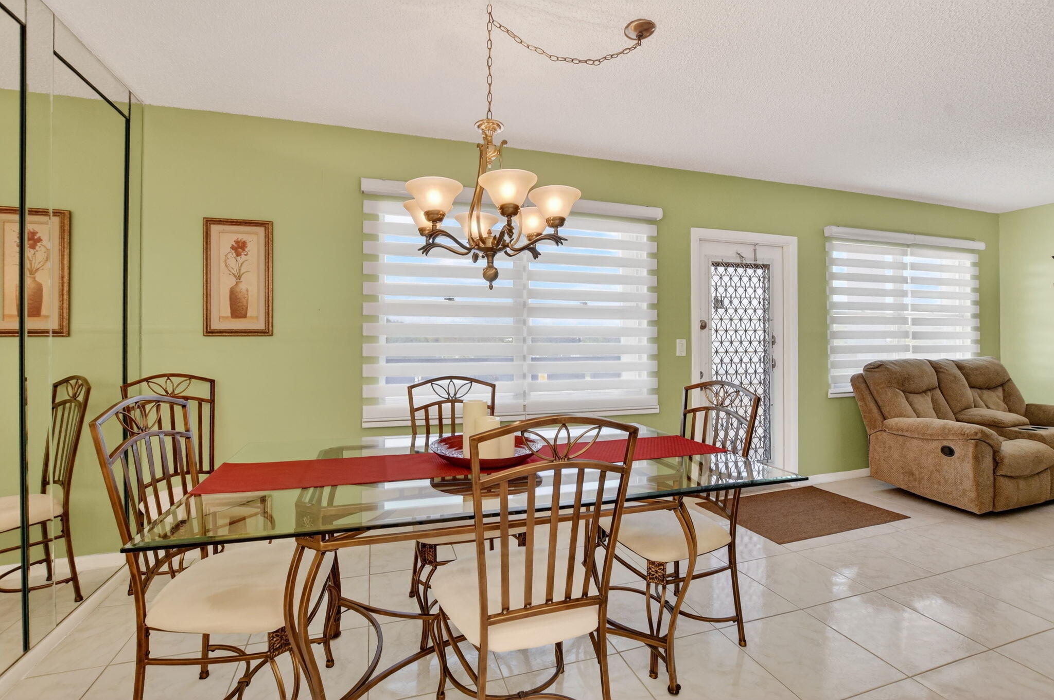 OAKRIDGE V CONDO - Residential