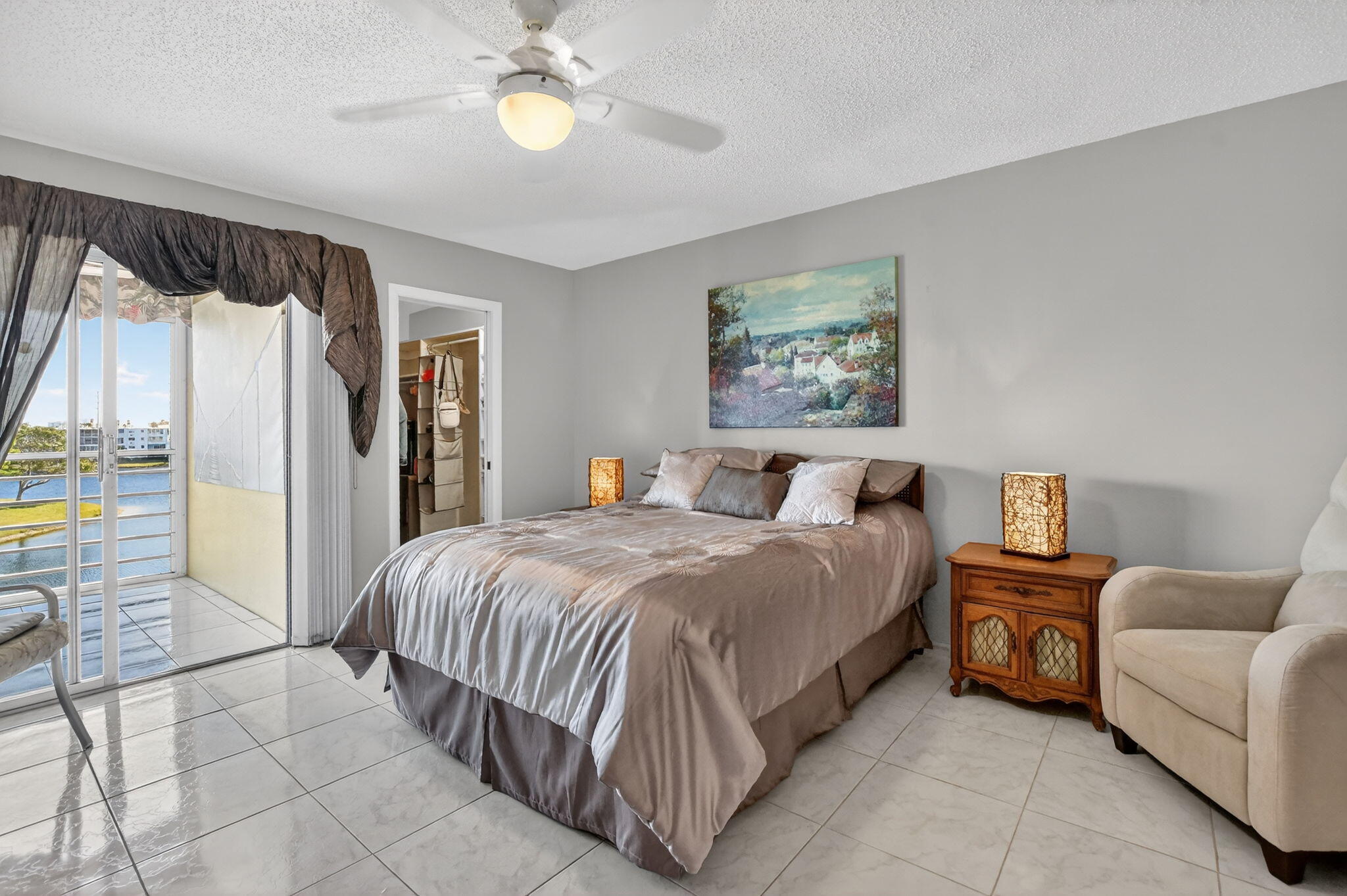 OAKRIDGE V CONDO - Residential