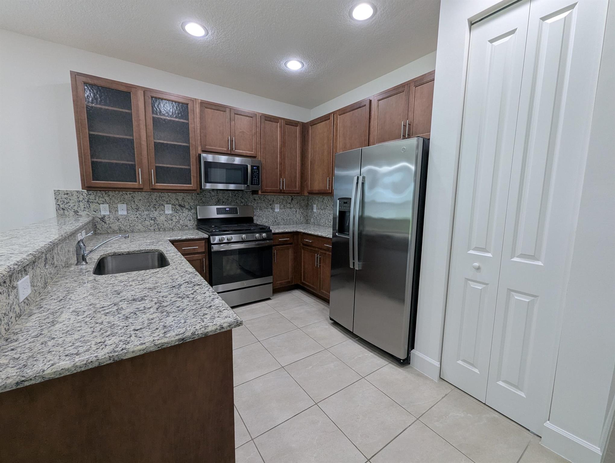 RIVERLAND PARCEL C - PLAT - Residential Lease