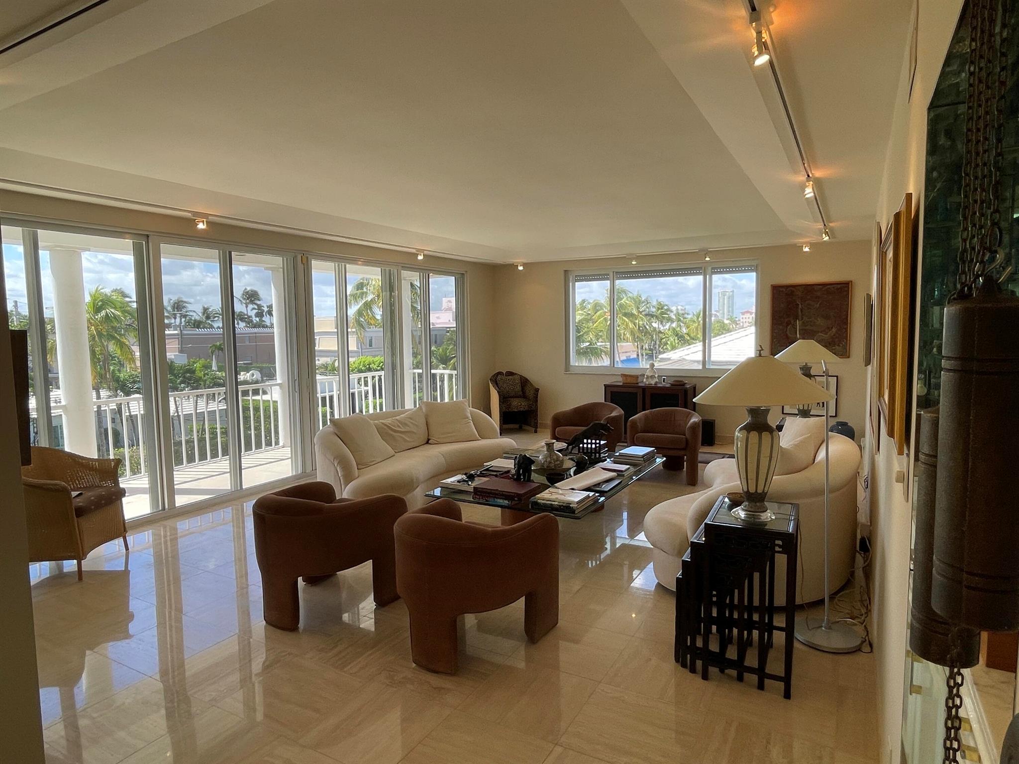 REGENCY SIX CONDO - Residential