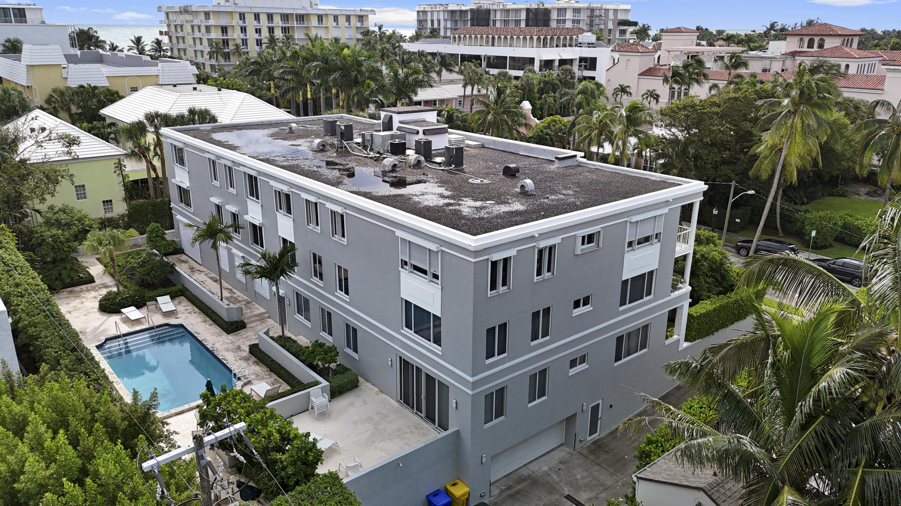 REGENCY SIX CONDO - Residential