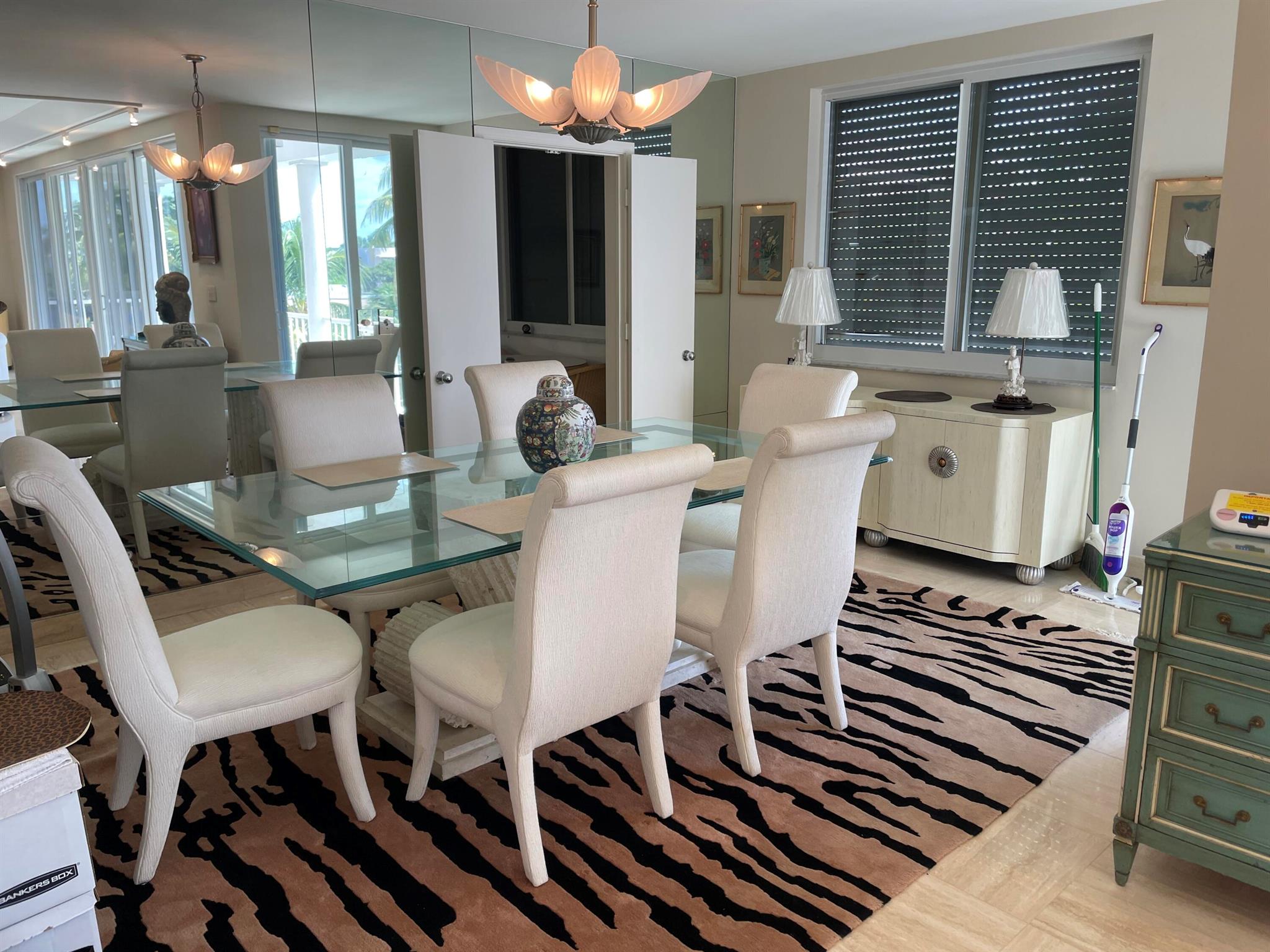 REGENCY SIX CONDO - Residential