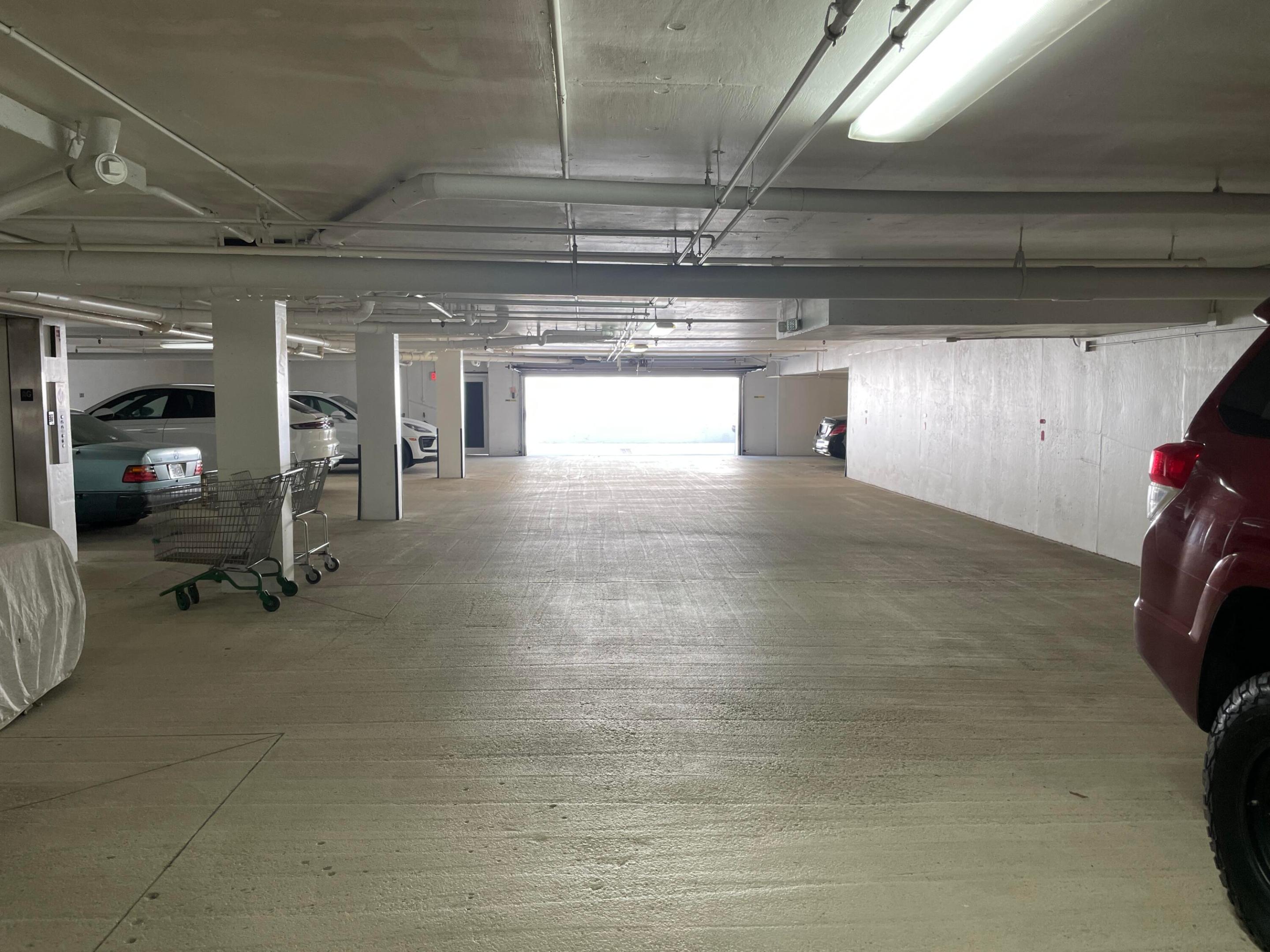 REGENCY SIX CONDO - Residential