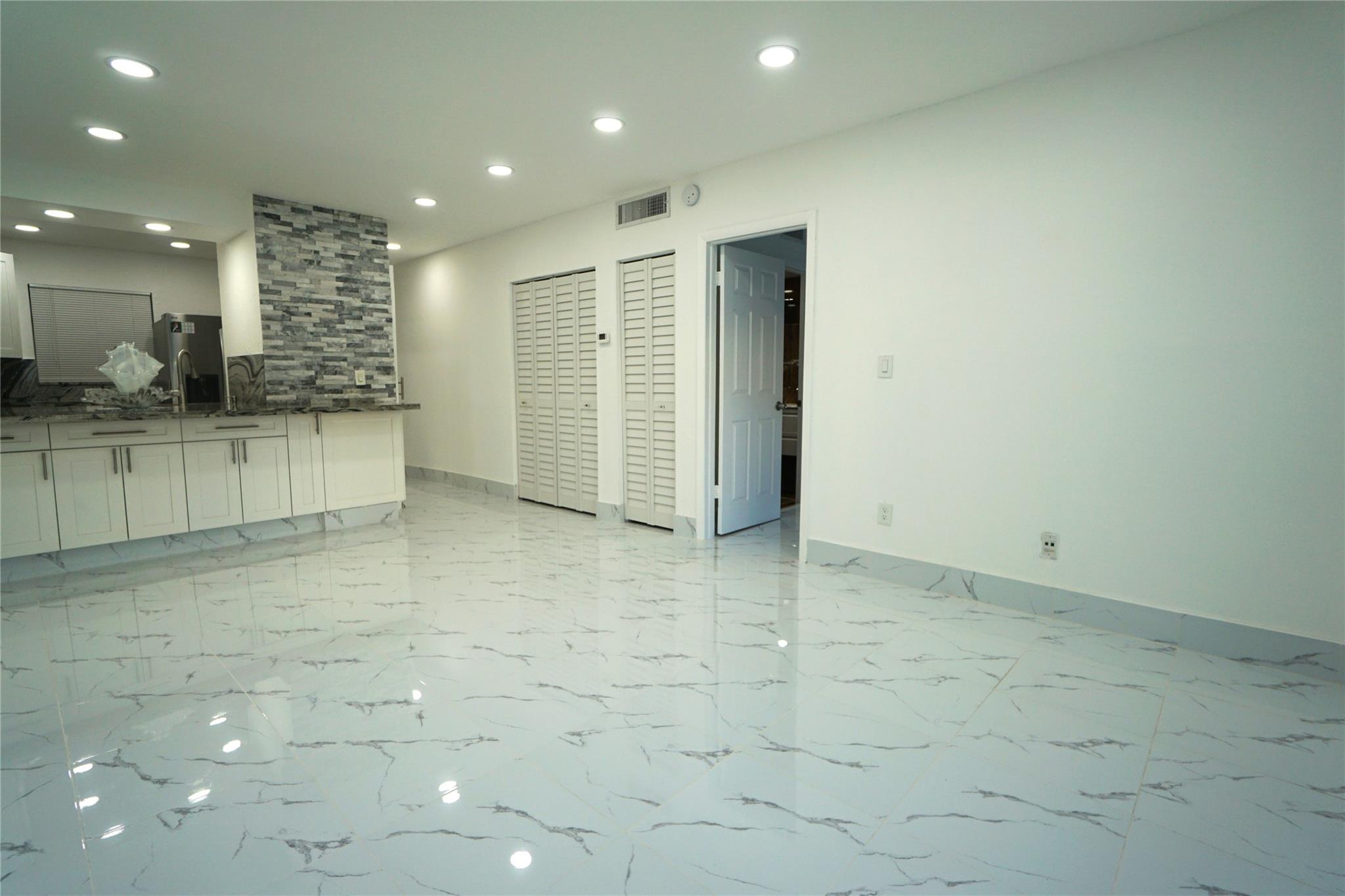 Son Vida Condo - Residential