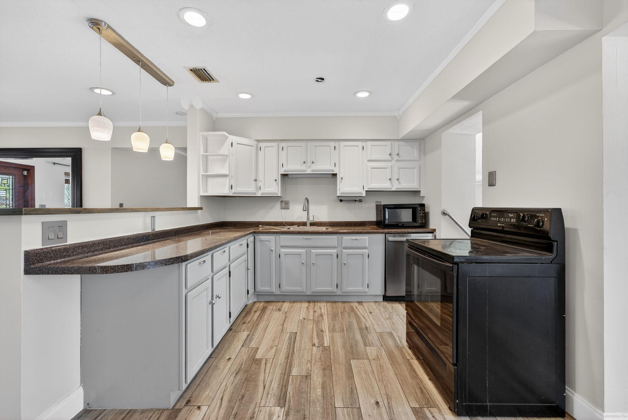 WILTON ESTATES - Residential Lease