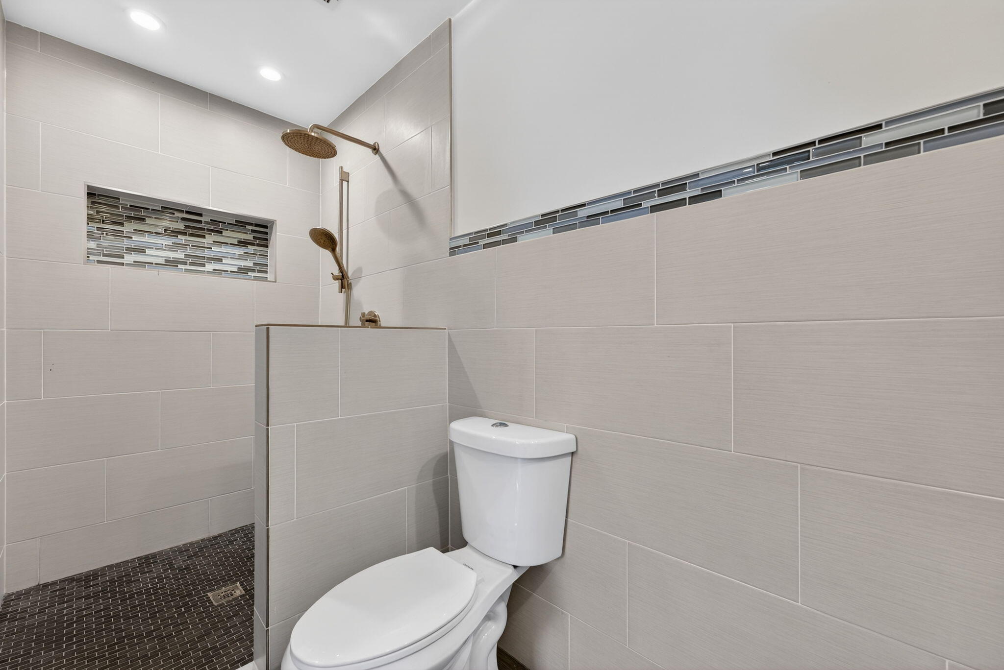 WILTON ESTATES - Residential Lease