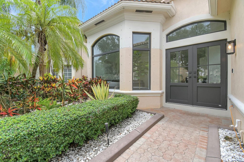 Photo of 6041 SW 195TH Avenue, Pembroke Pines, FL 33332 (MLS # B26057337)