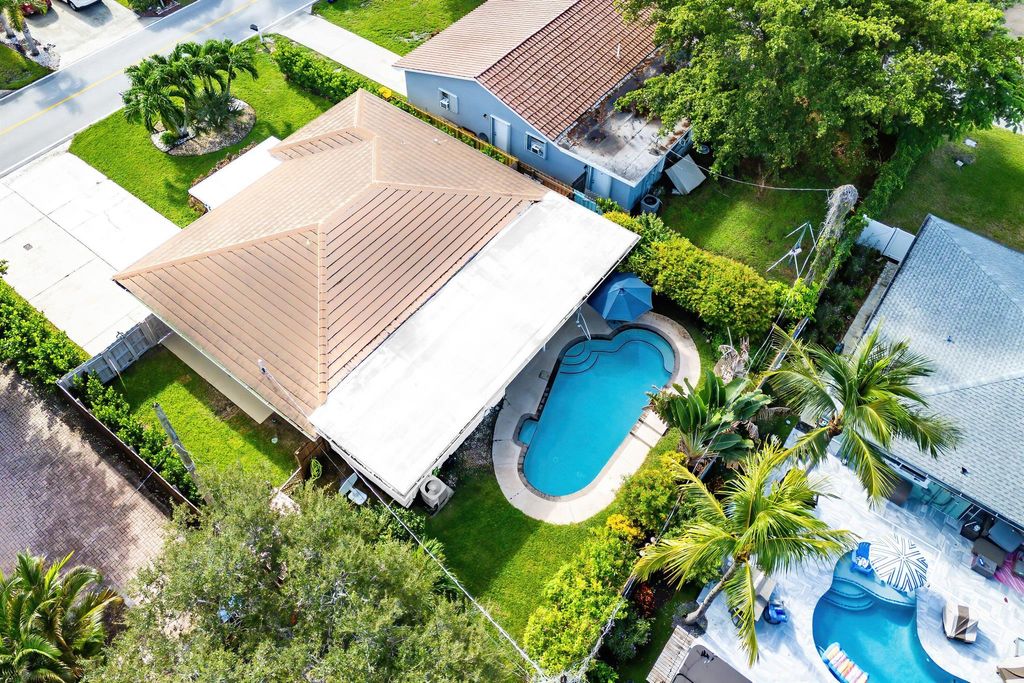 Photo of 817 S Lake Drive, Lantana, FL 33462 (MLS # R11124362)