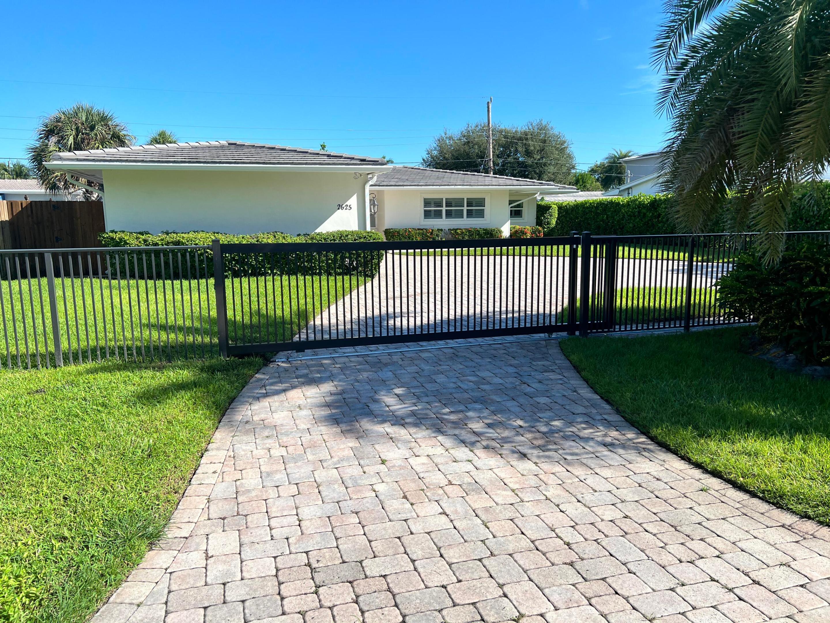 CYPRESS POINT - Residential