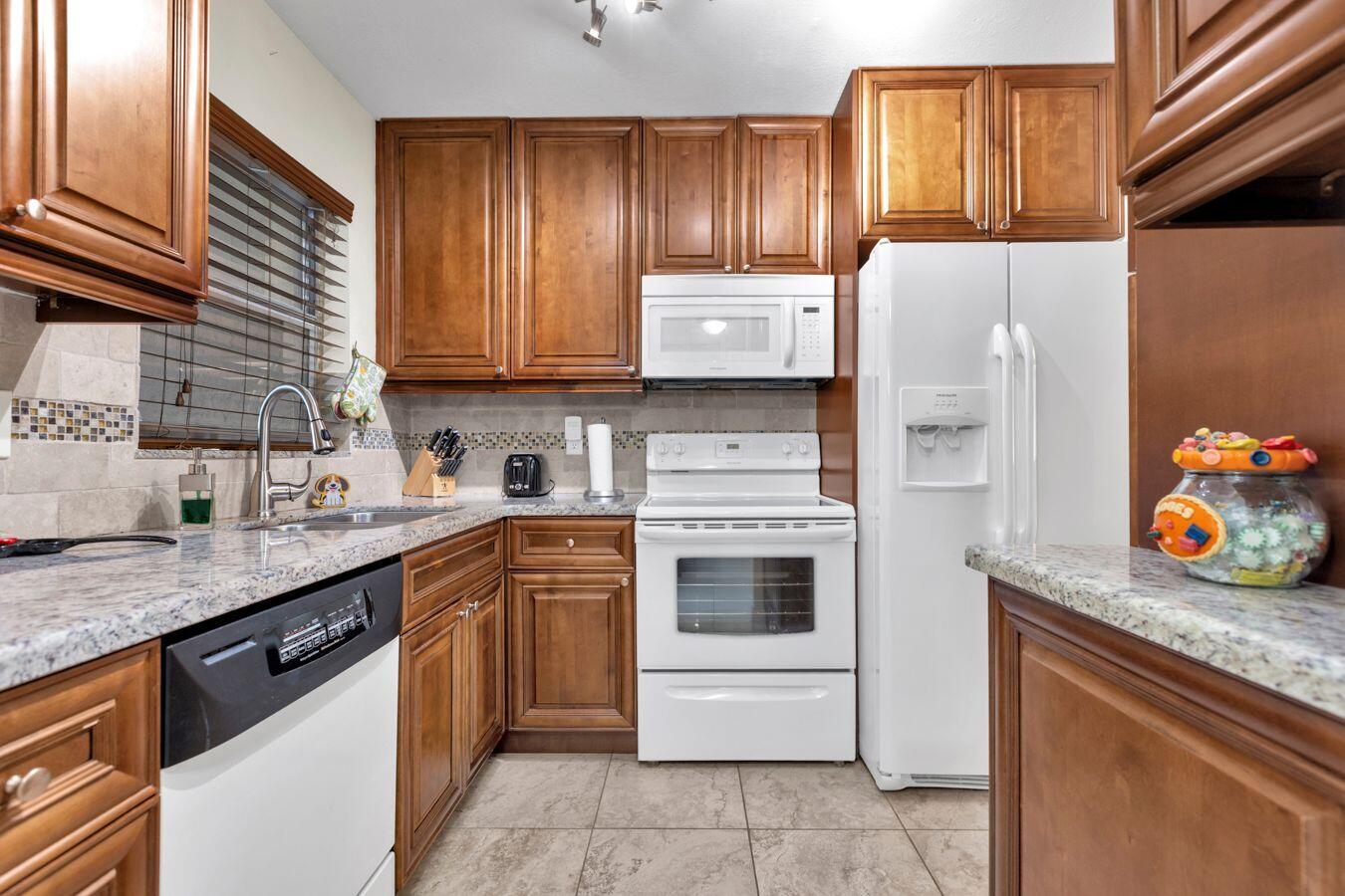 ROYAL PARK GARDENS III-G CONDO - Residential Lease