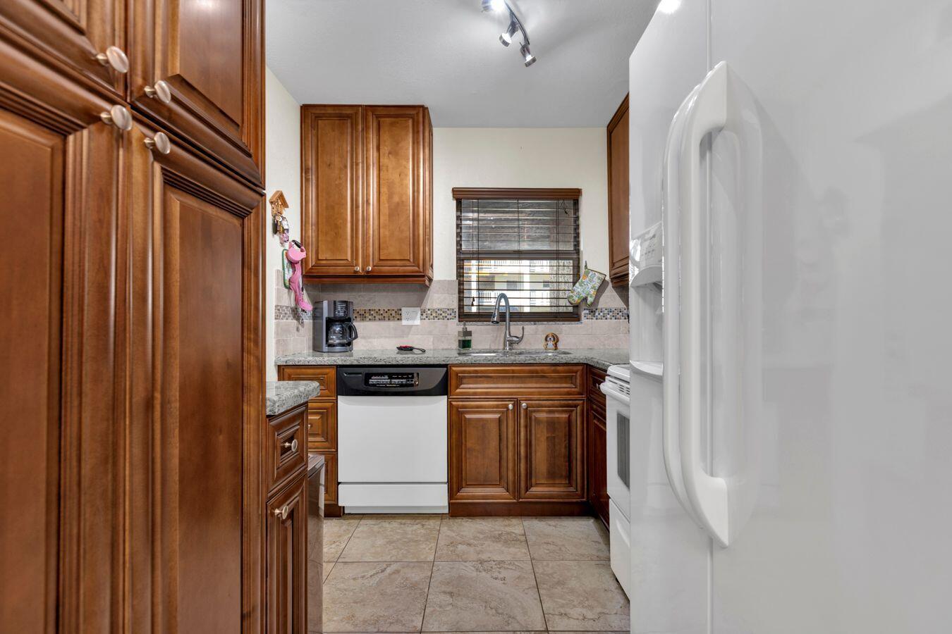 ROYAL PARK GARDENS III-G CONDO - Residential Lease