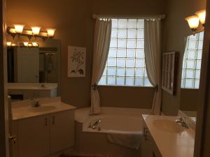 LEXINGTON LAKES - Residential