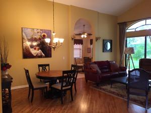 LEXINGTON LAKES - Residential