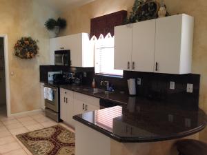 LEXINGTON LAKES - Residential