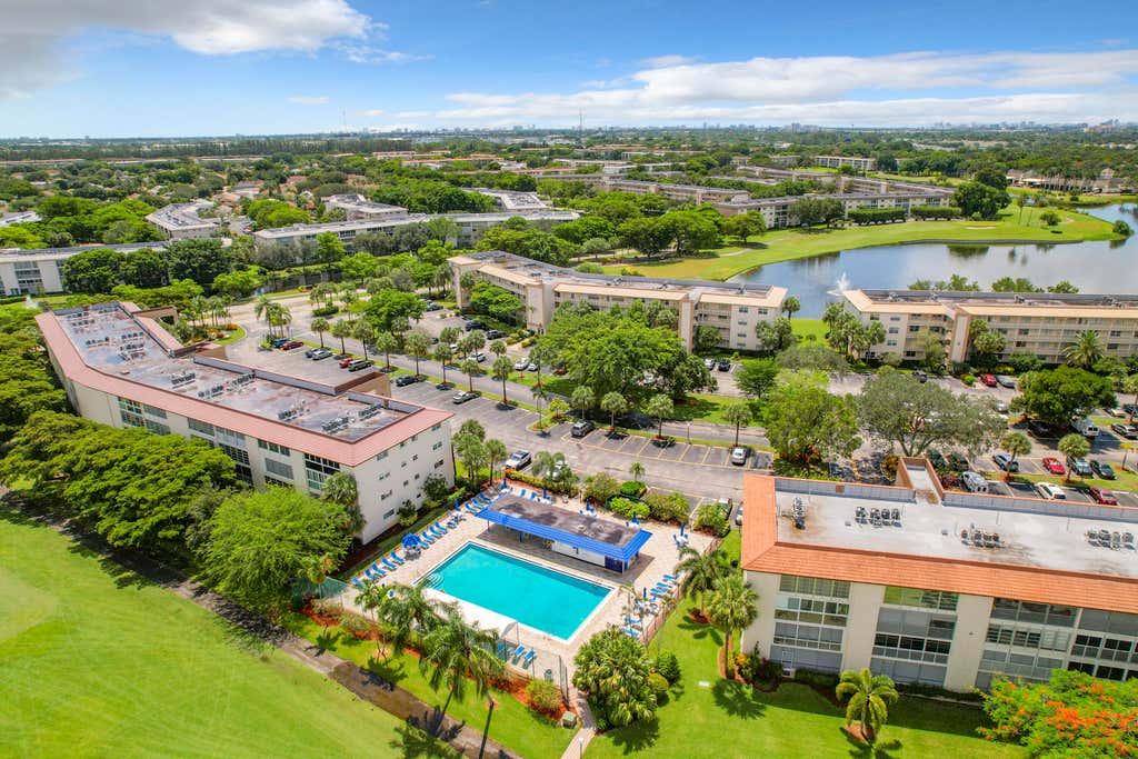 Photo of 3205 Portofino Point #B4, Coconut Creek, FL 33066 (MLS # B26064755)