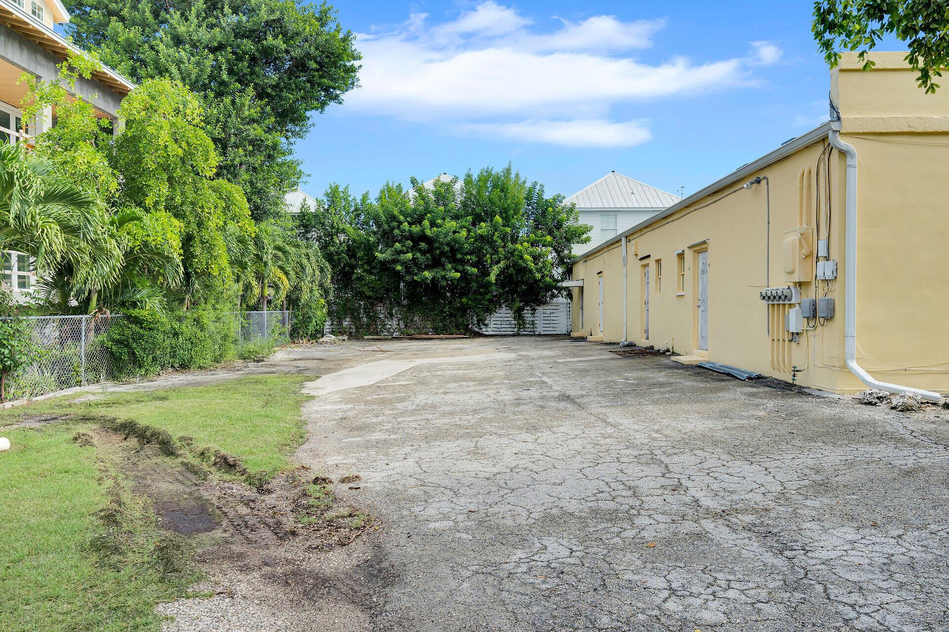 STRATTONS SUBD - Commercial Sale