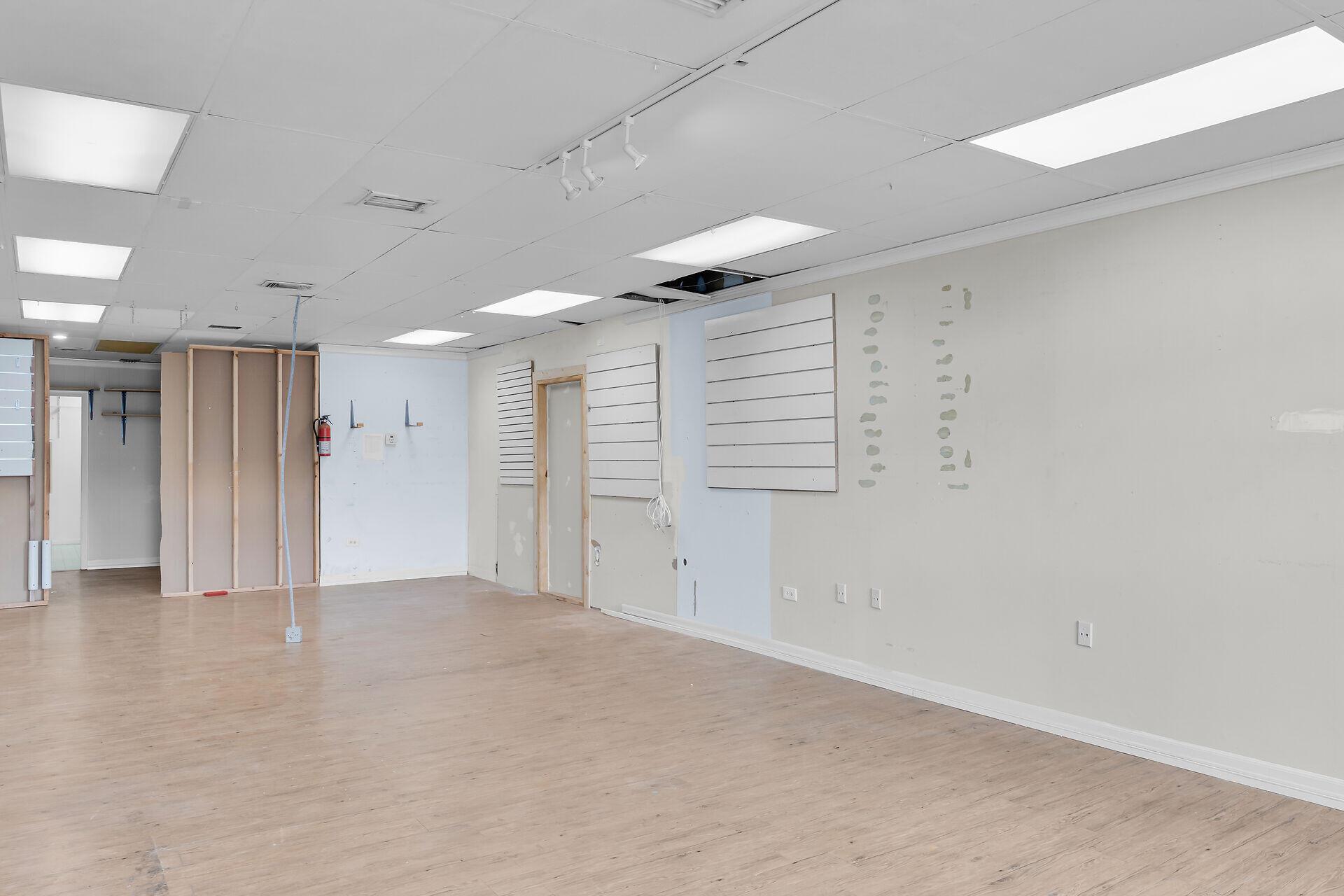 STRATTONS SUBD - Commercial Sale